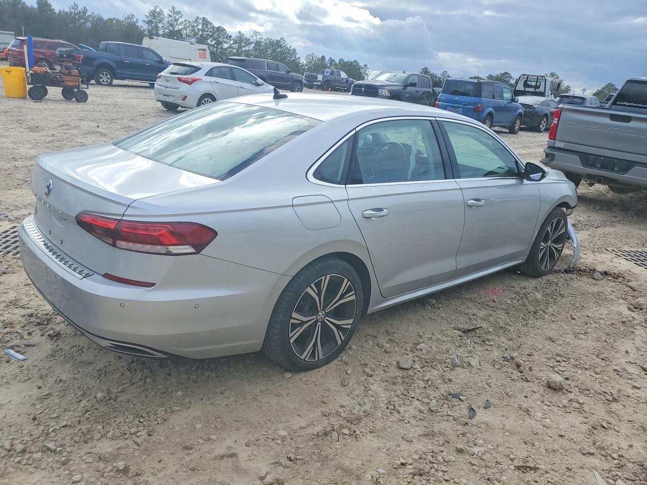 2020 VOLKSWAGEN PASSAT SEL photo 7