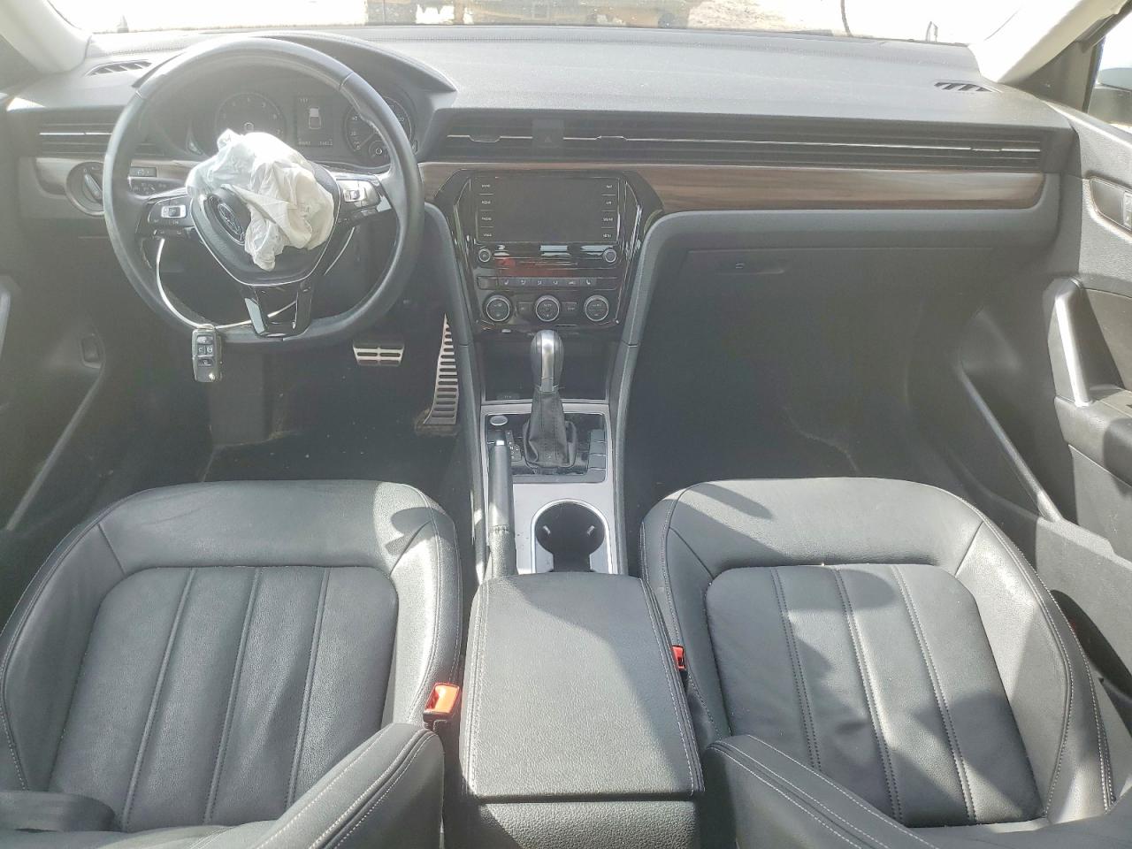 2020 VOLKSWAGEN PASSAT SEL photo 22