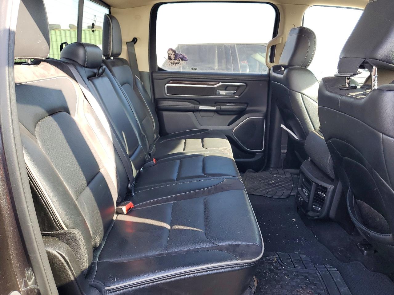 2021 RAM 1500 LARAMIE photo 19