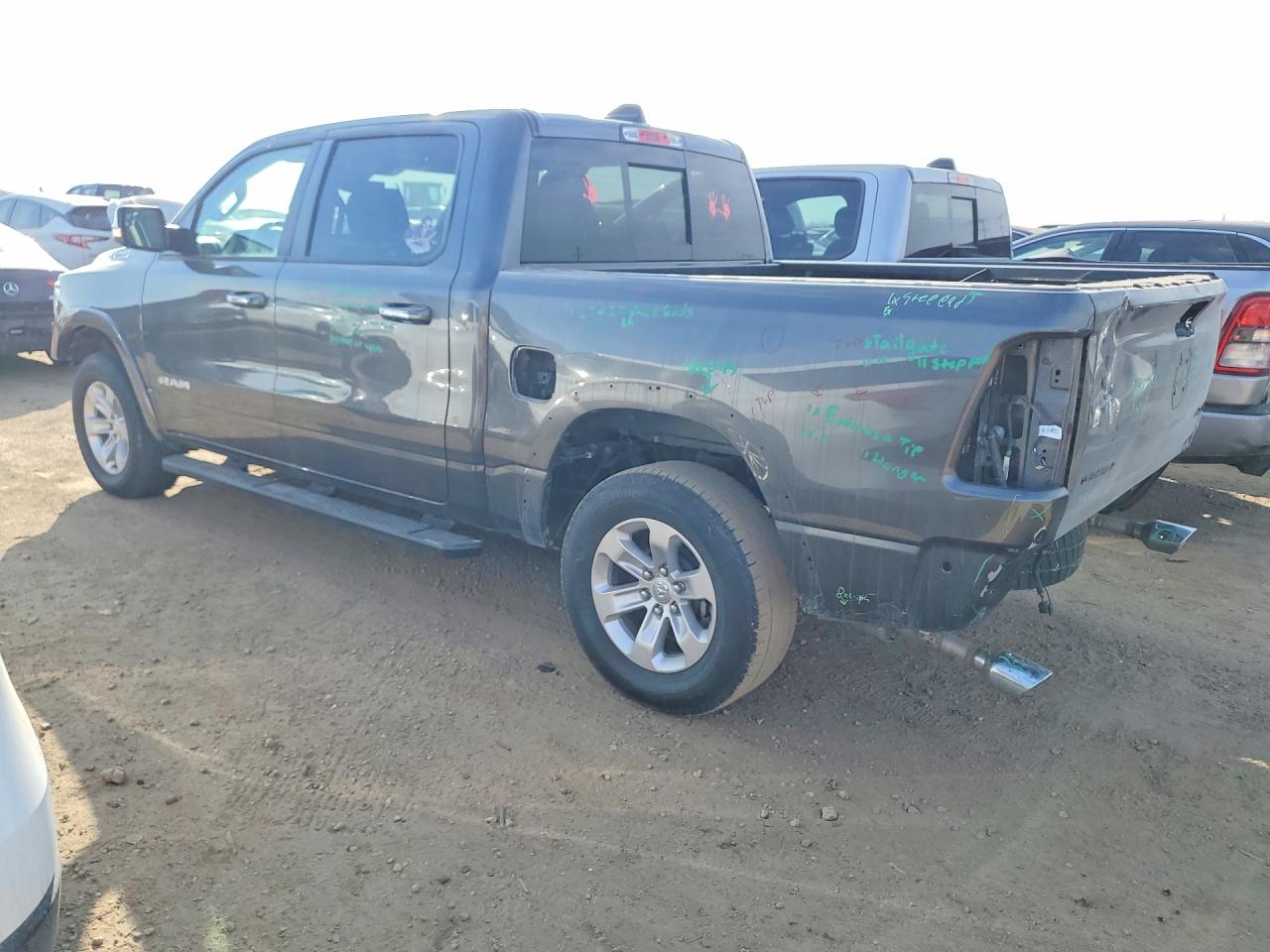 2021 RAM 1500 LARAMIE photo 3