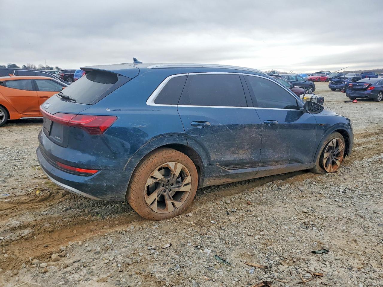 2021 AUDI E-TRON PRESTIGE photo 3