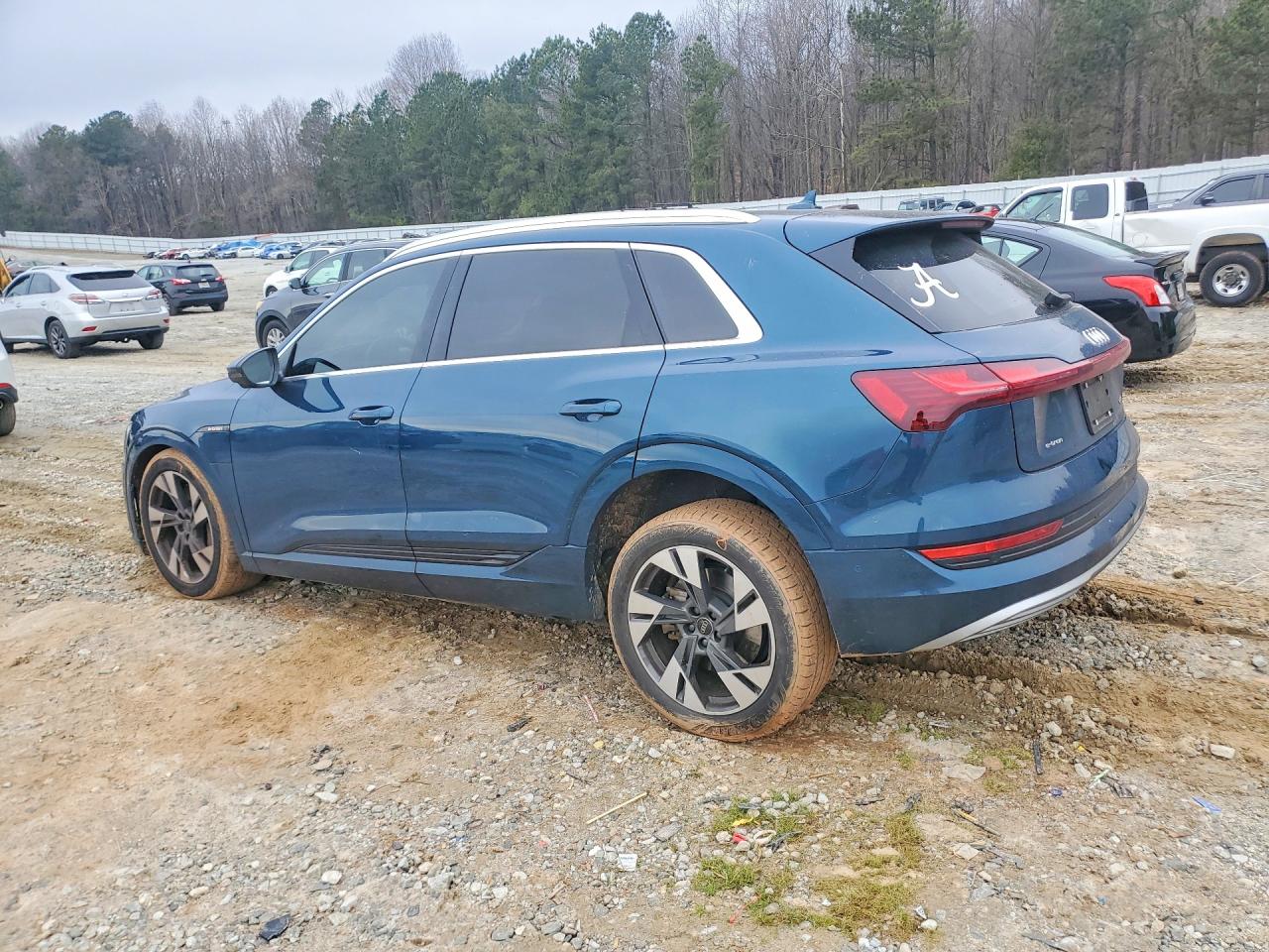 2021 AUDI E-TRON PRESTIGE photo 2