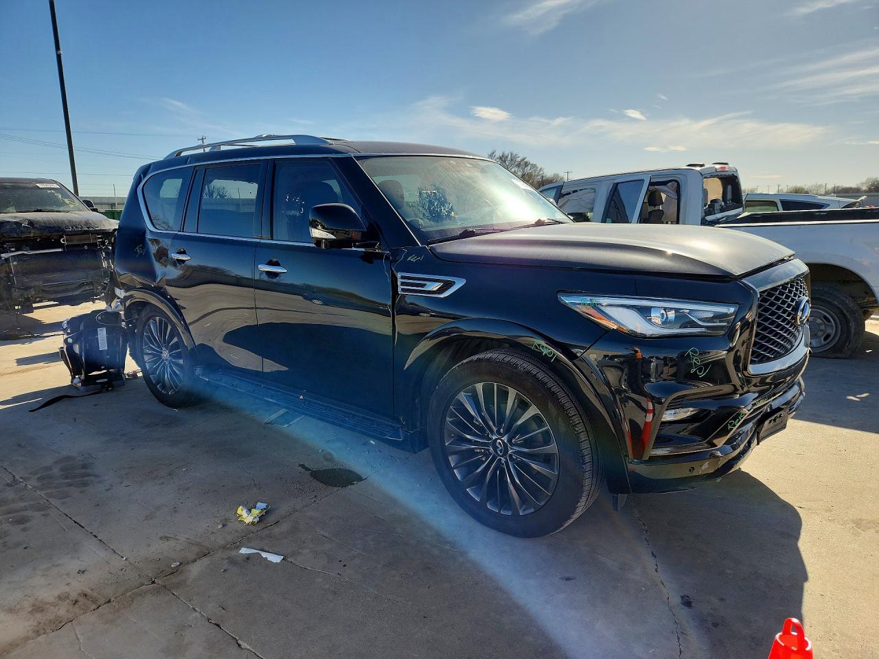 2021 INFINITI QX80 LUXE photo 10