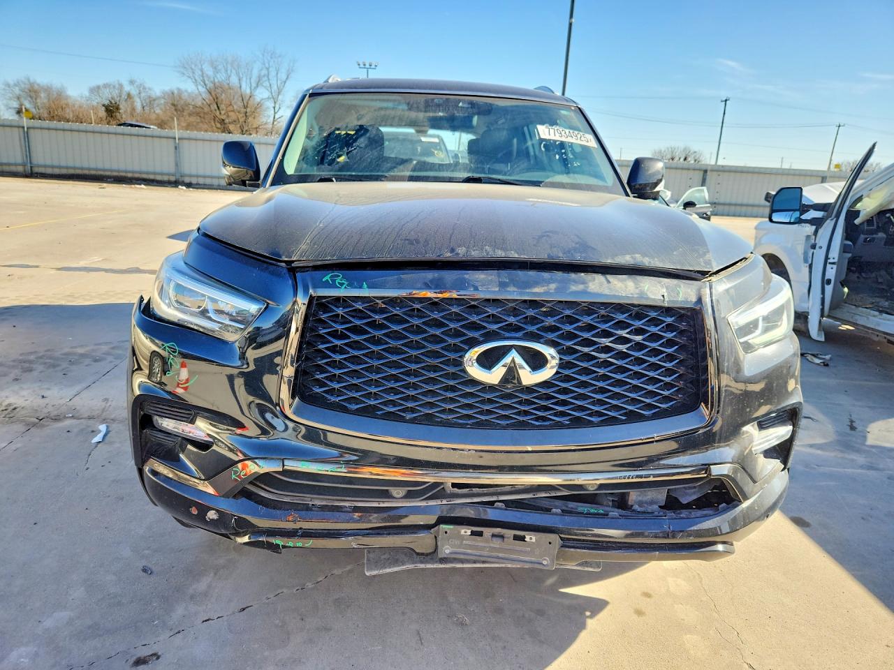 2021 INFINITI QX80 LUXE photo 13