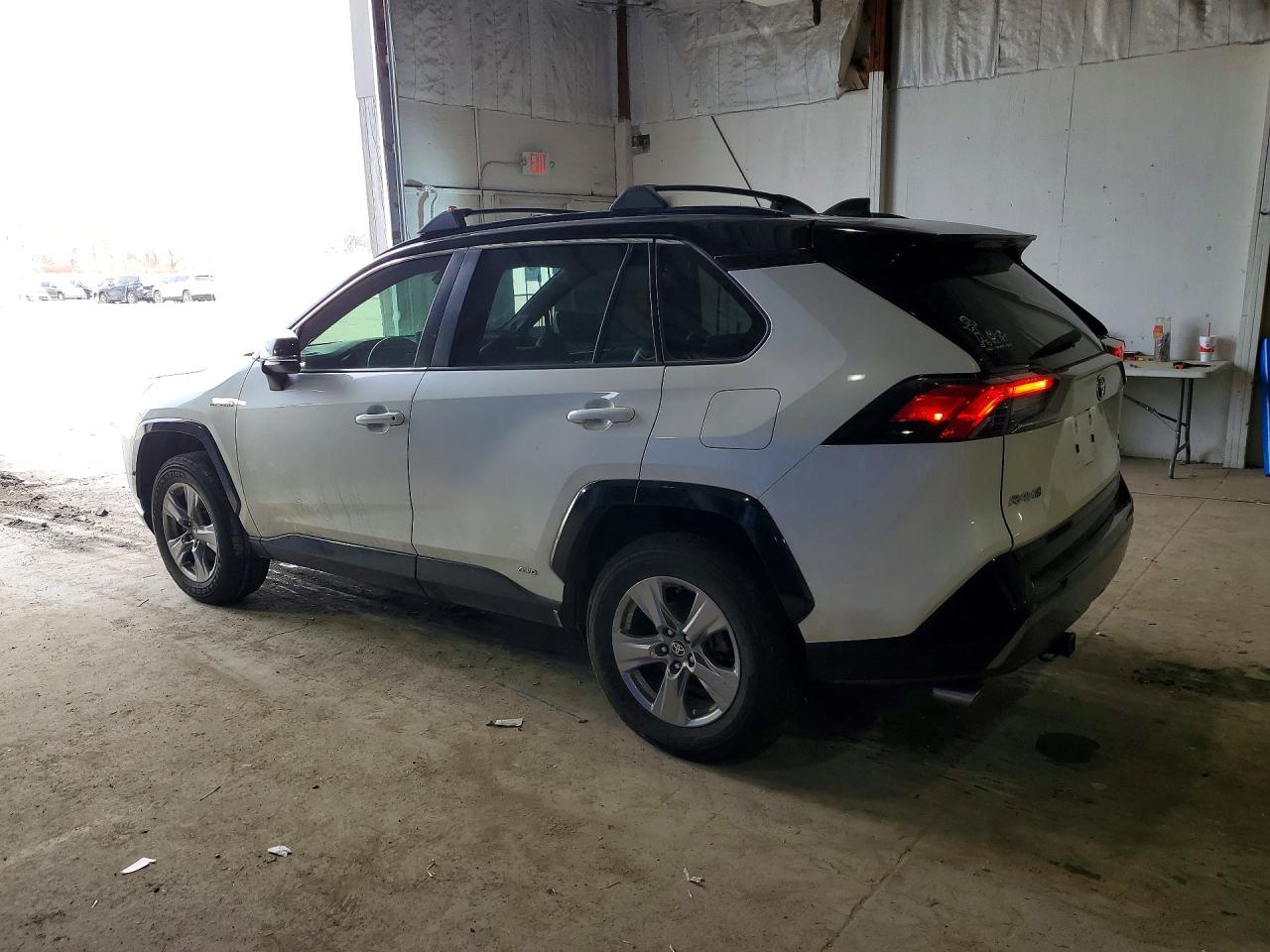 2019 TOYOTA RAV4 XSE photo 2