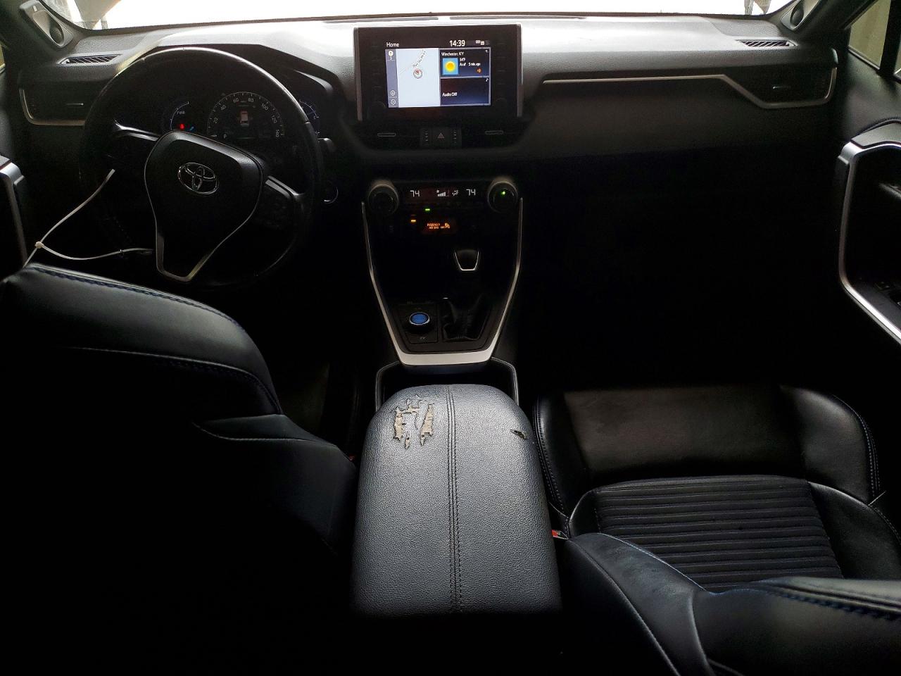 2019 TOYOTA RAV4 XSE photo 8