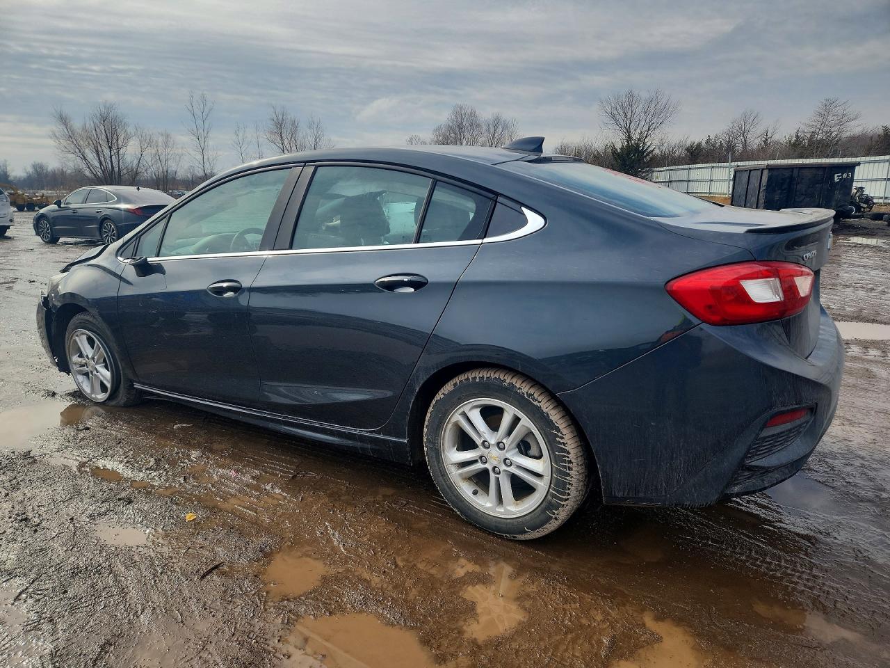 2017 CHEVROLET CRUZE LT photo 2