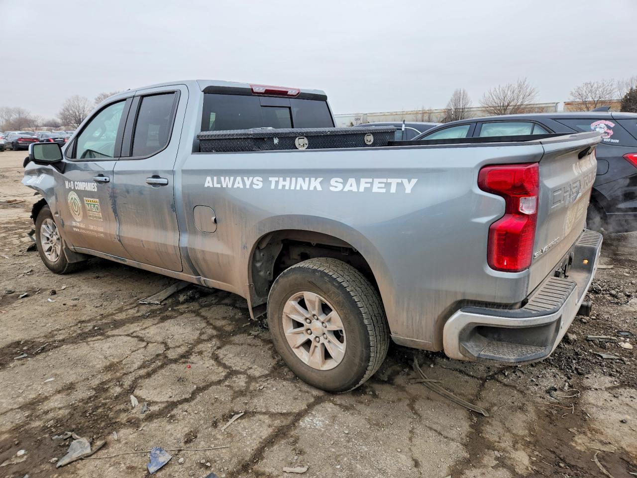2025 CHEVROLET SILVERADO C1500 LT photo 3