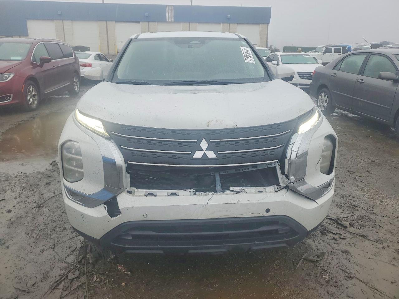2024 MITSUBISHI OUTLANDER SE photo 9