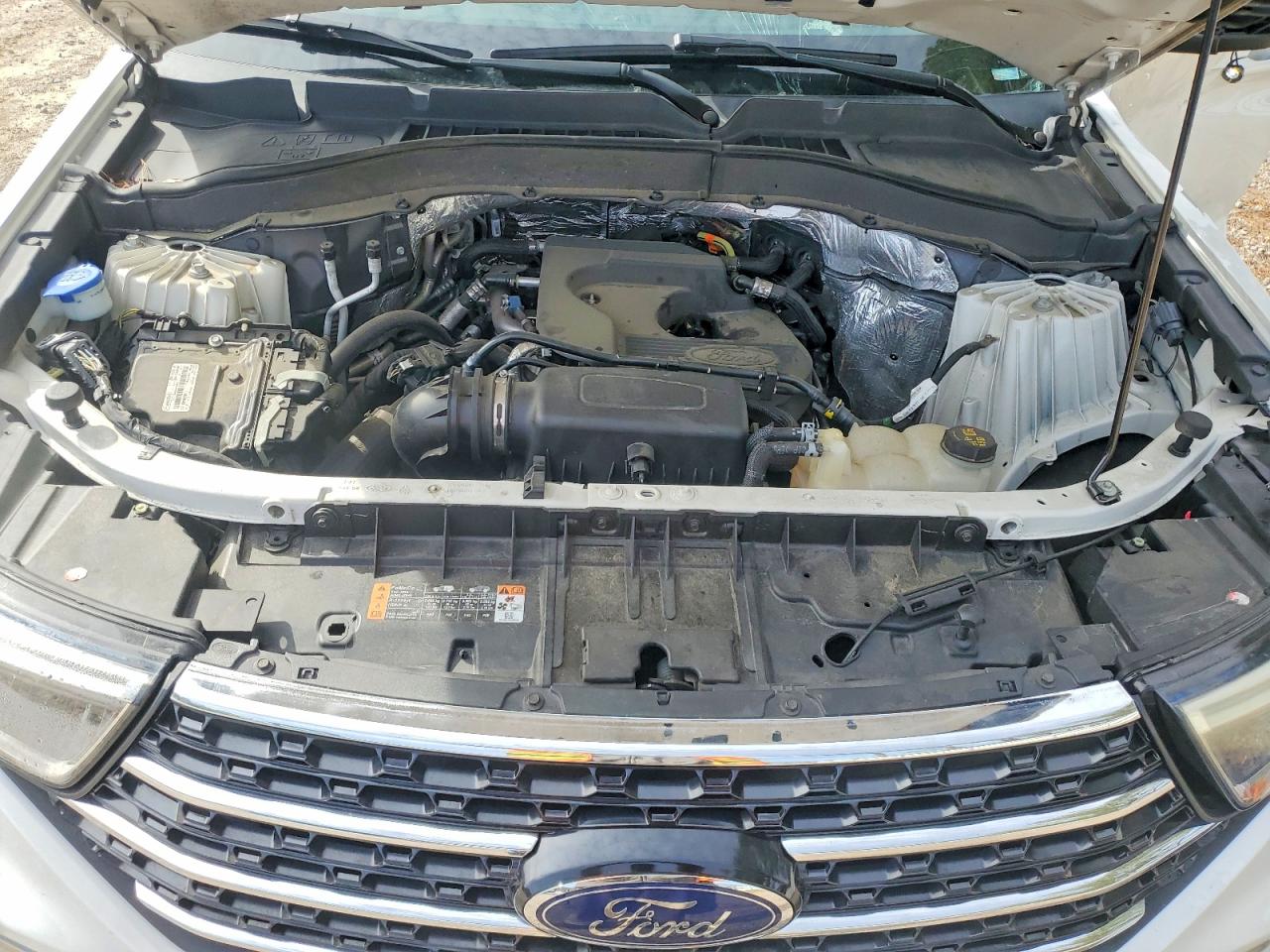 2020 FORD EXPLORER XLT photo 34