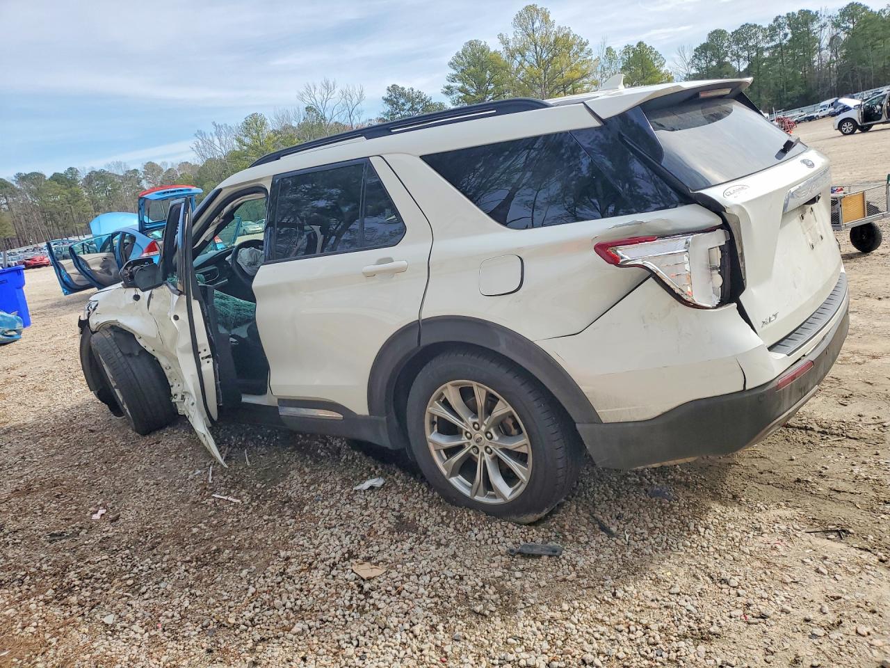 2020 FORD EXPLORER XLT photo 4