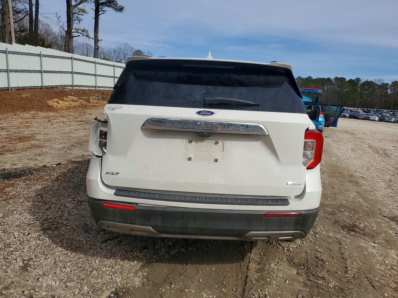 2020 FORD EXPLORER XLT photo 16