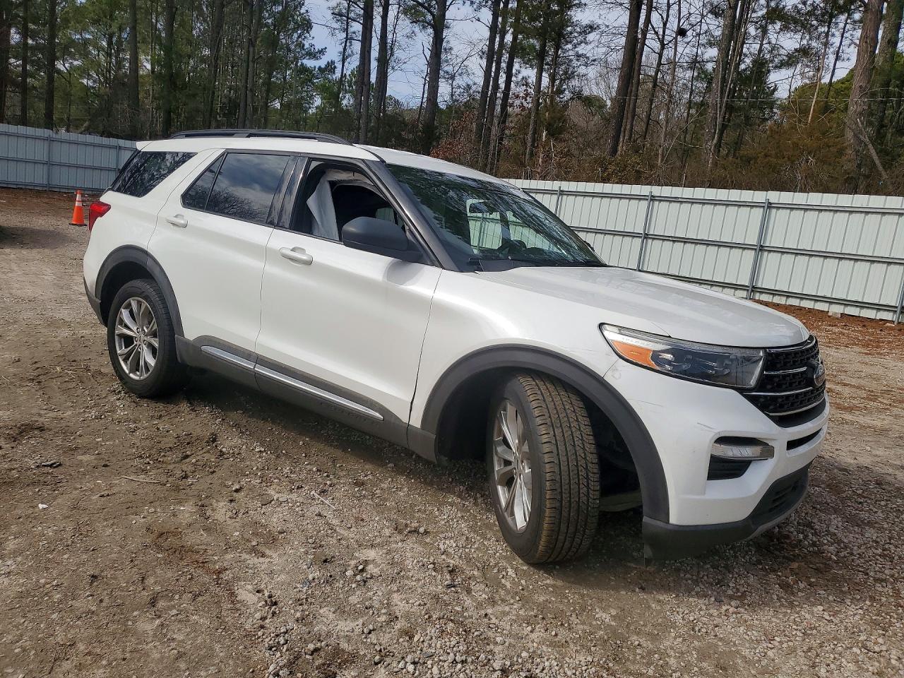 2020 FORD EXPLORER XLT photo 10