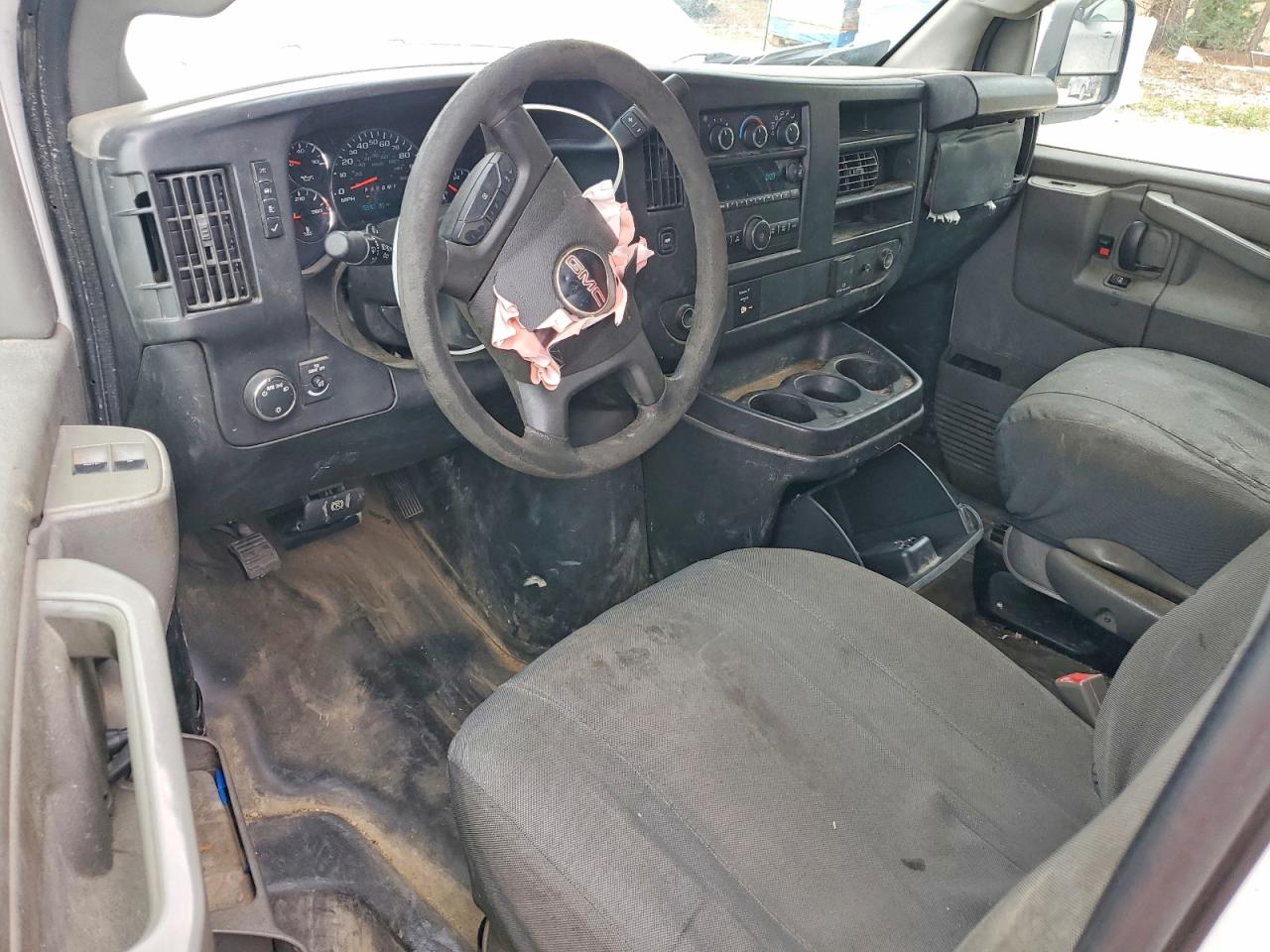 2017 GMC SAVANA CARGO 2500 13 photo 8