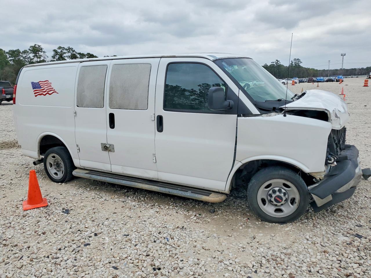 2017 GMC SAVANA CARGO 2500 13 photo 4