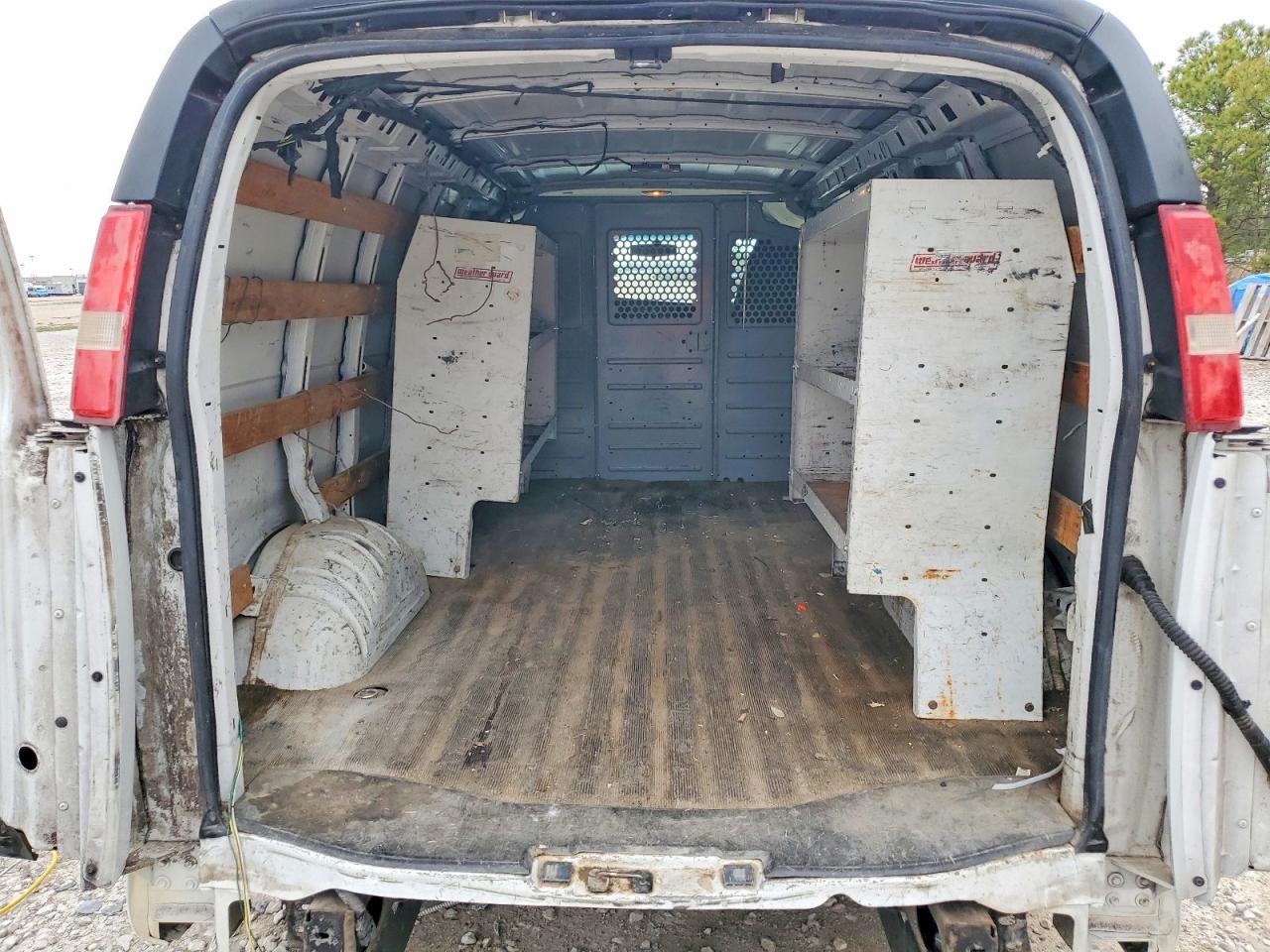 2017 GMC SAVANA CARGO 2500 13 photo 10