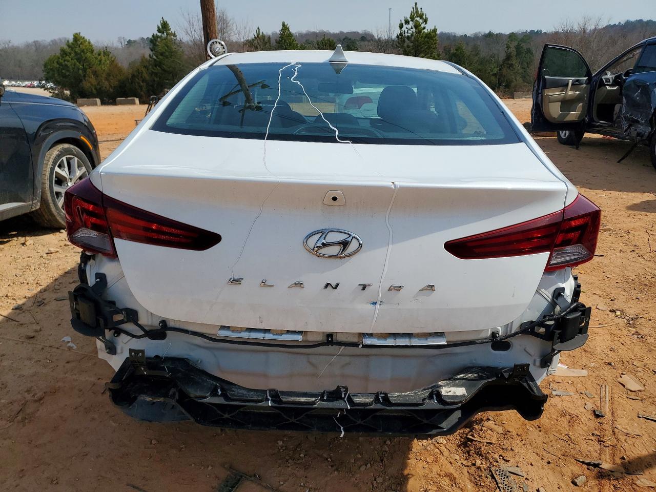 2020 HYUNDAI ELANTRA SEL photo 6
