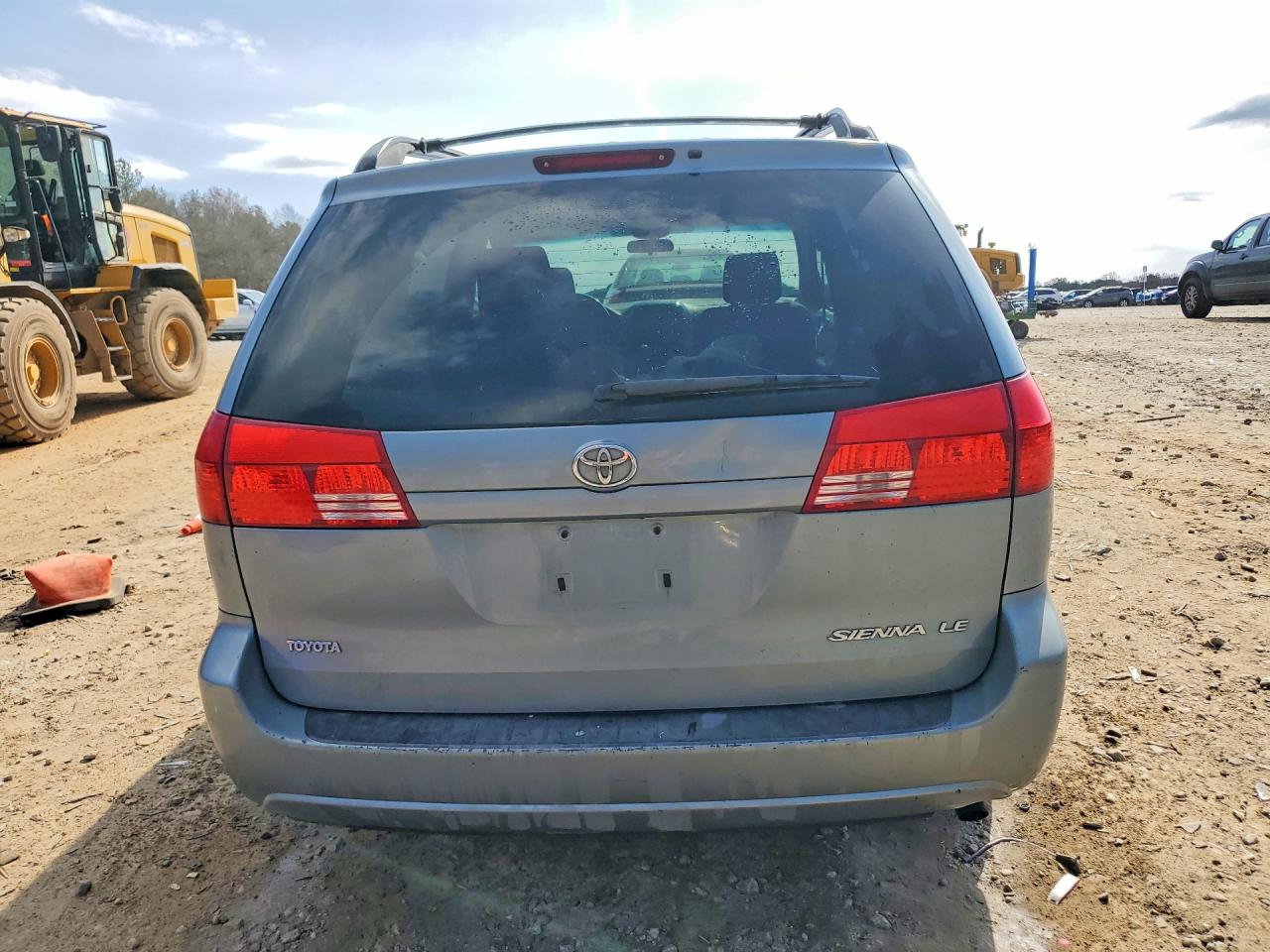 2004 TOYOTA SIENNA LE 7 PASSENGER photo 11