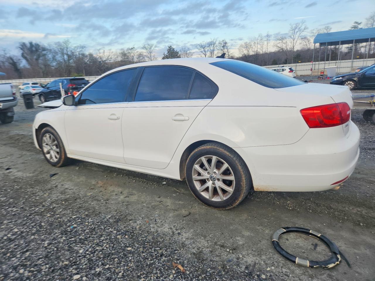 2013 VOLKSWAGEN JETTA SE photo 2