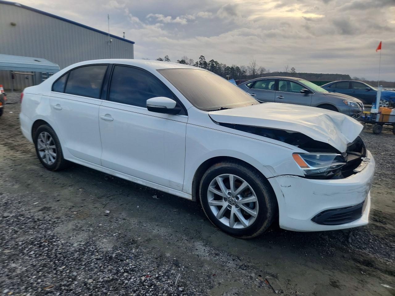 2013 VOLKSWAGEN JETTA SE photo 4