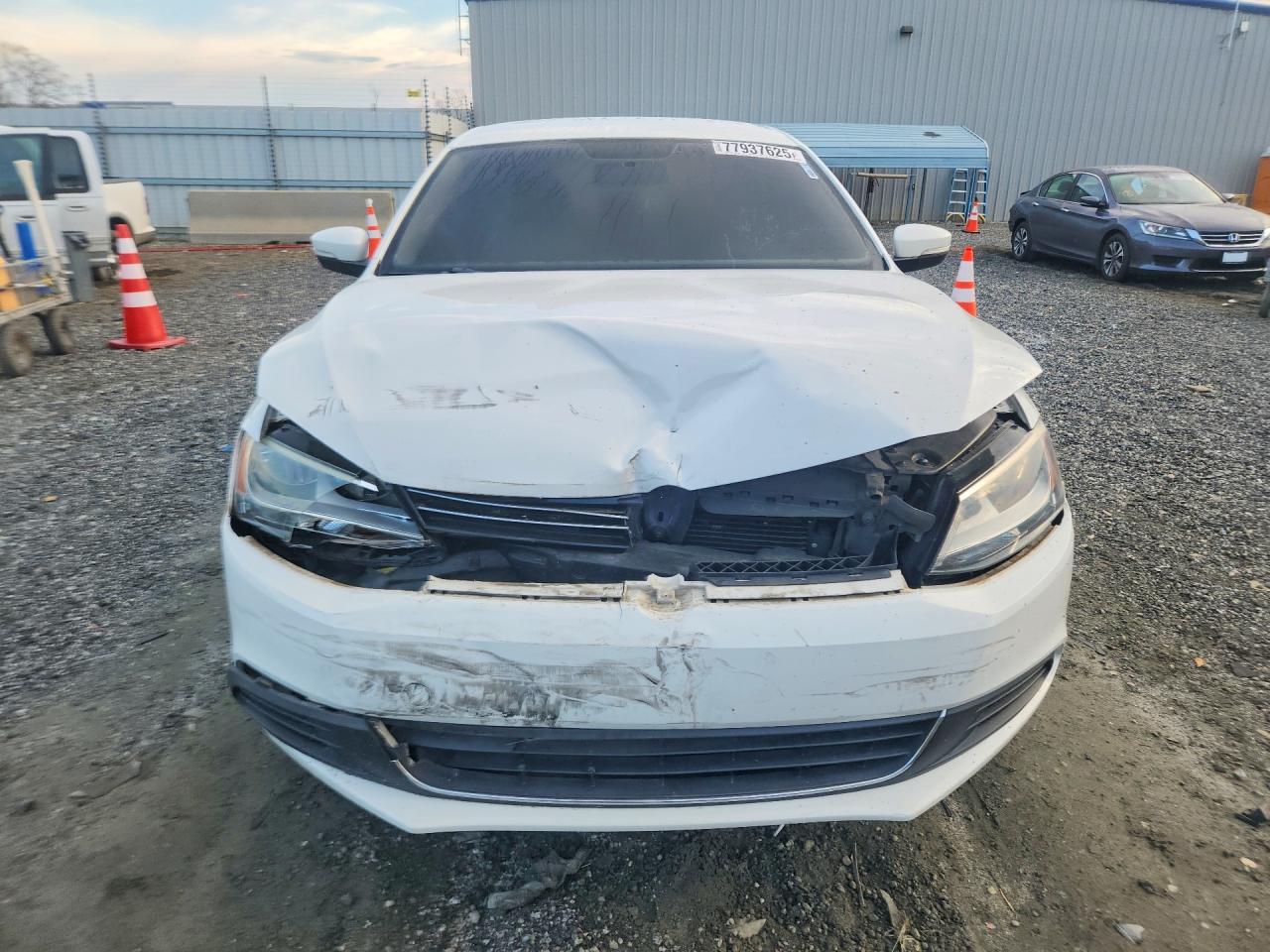 2013 VOLKSWAGEN JETTA SE photo 5
