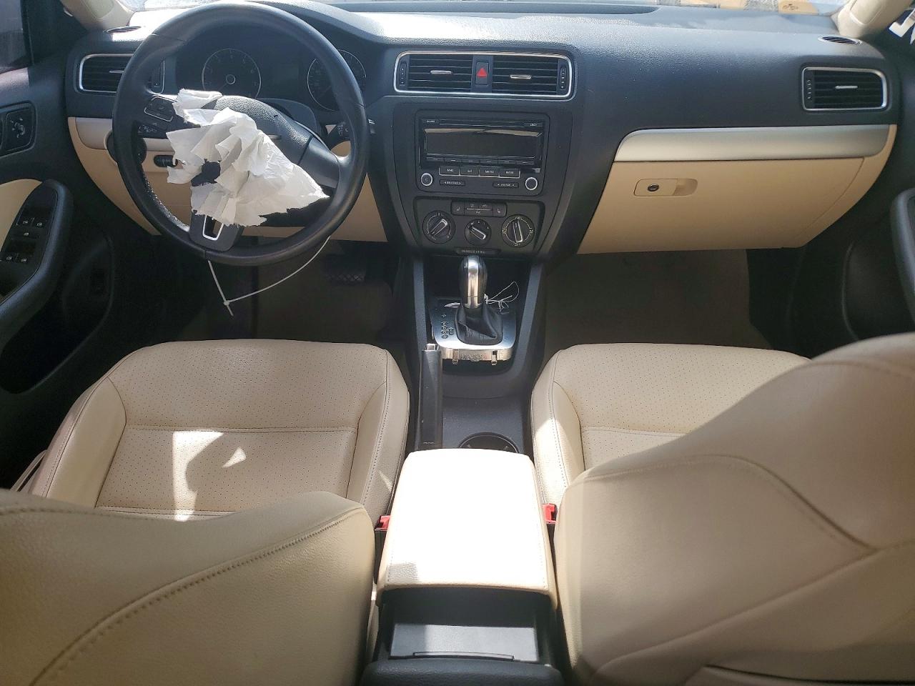 2013 VOLKSWAGEN JETTA SE photo 8