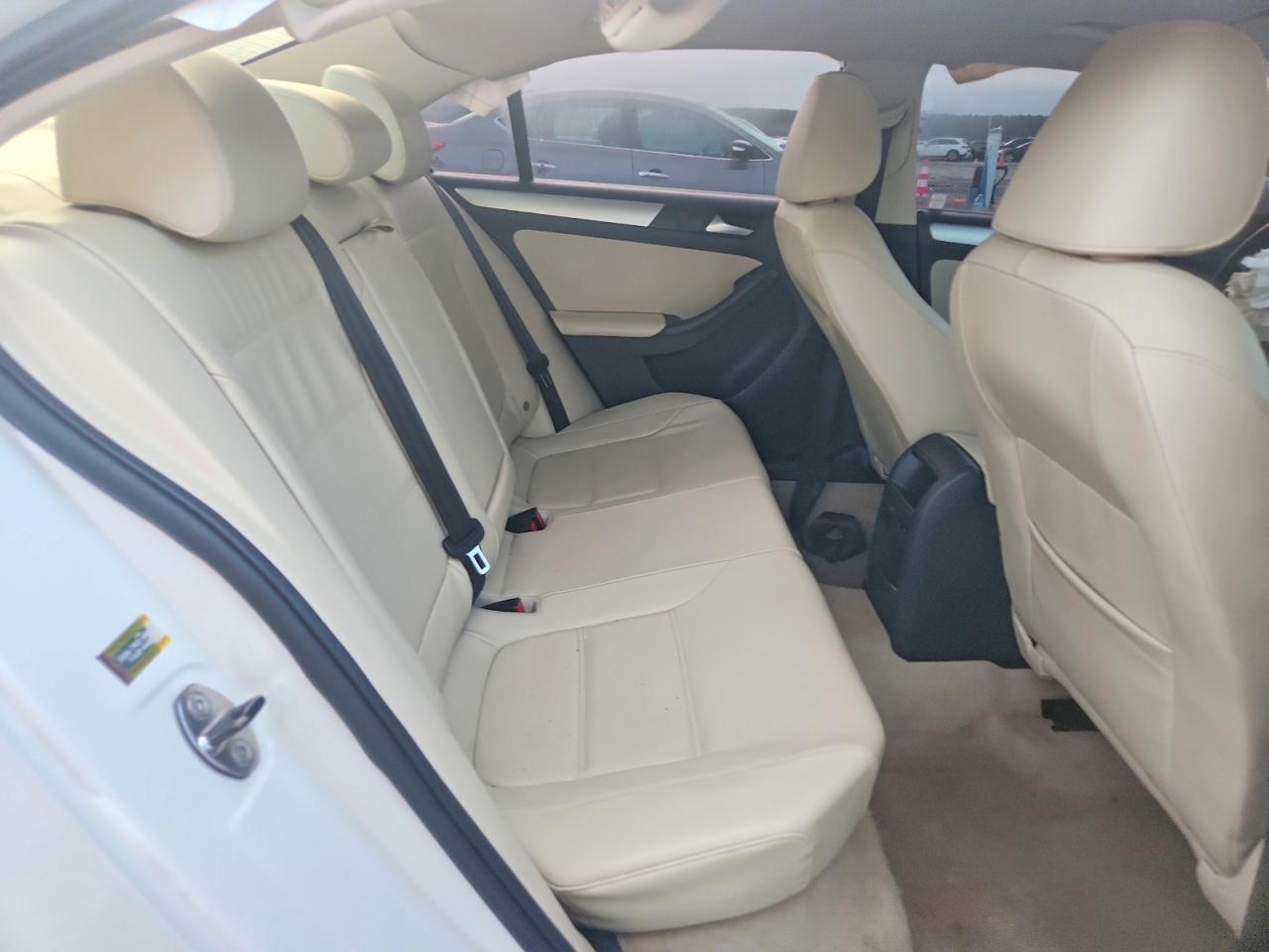 2013 VOLKSWAGEN JETTA SE photo 10