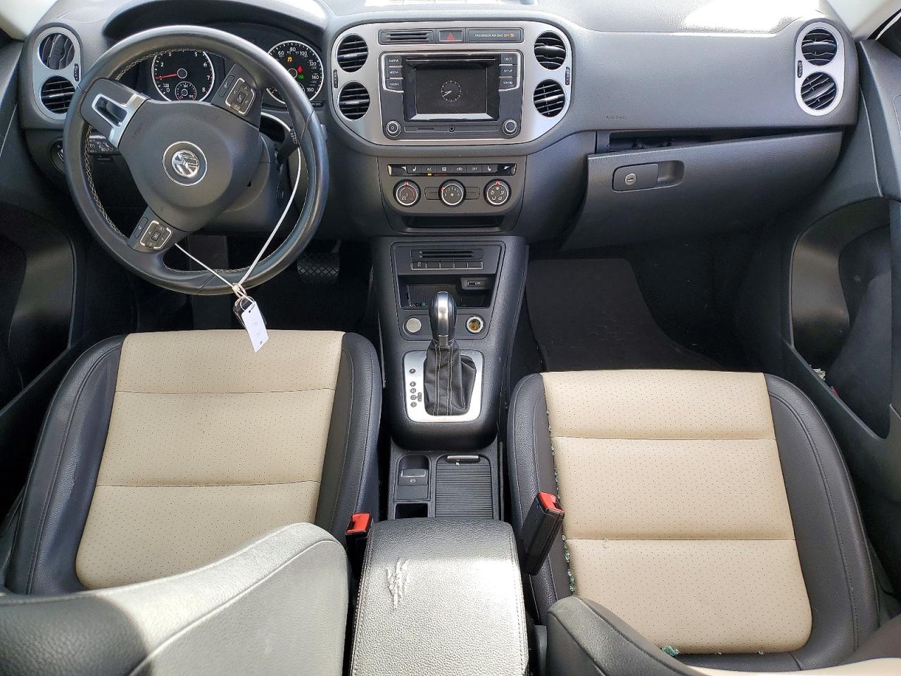 2016 VOLKSWAGEN TIGUAN S photo 8
