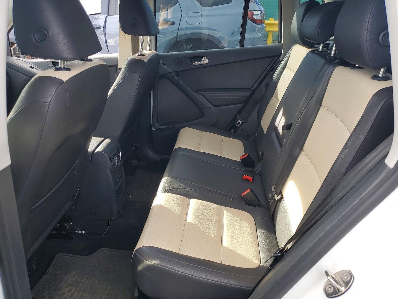2016 VOLKSWAGEN TIGUAN S photo 11