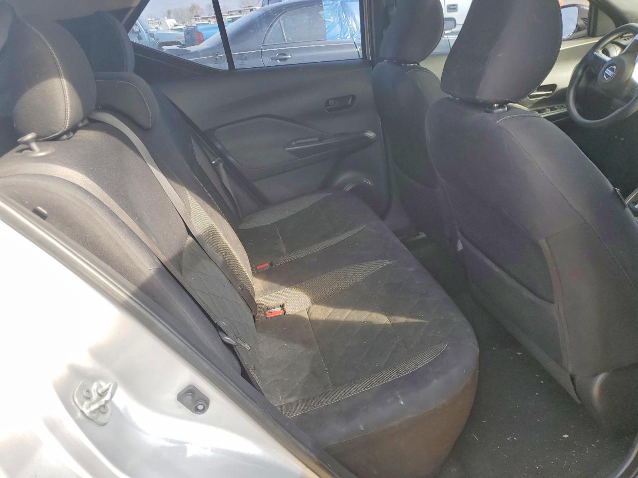 2018 NISSAN KICKS S photo 19