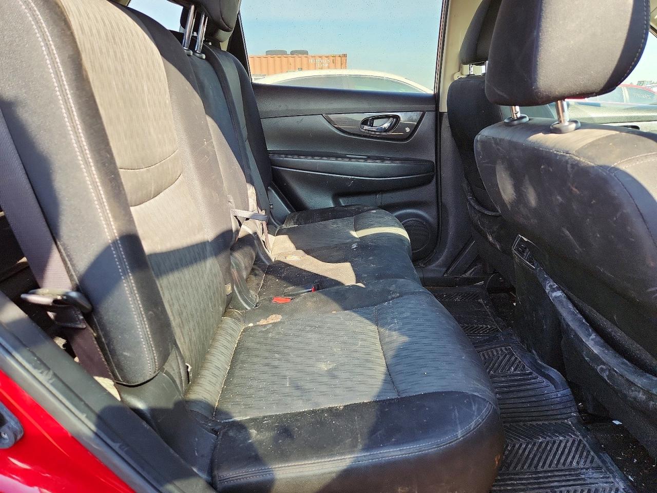 2017 NISSAN ROGUE SV photo 28