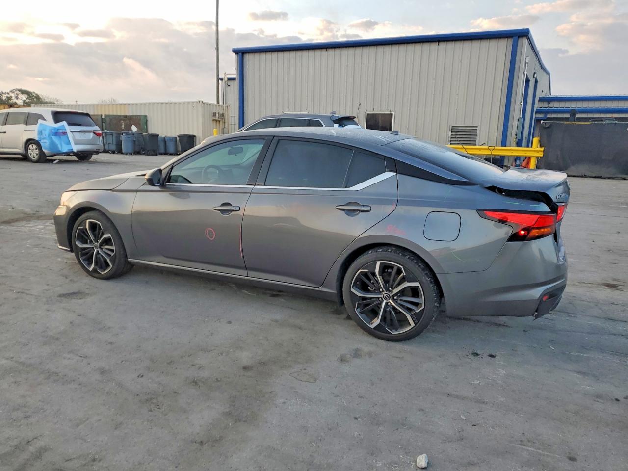 2024 NISSAN ALTIMA 2.5 SR photo 2