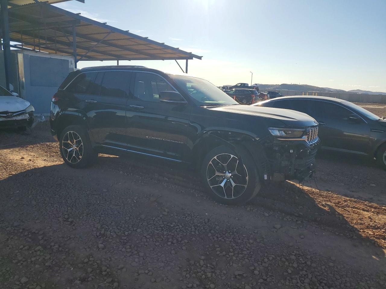 2022 JEEP GRAND CHEROKEE SUMMIT 4XE photo 4