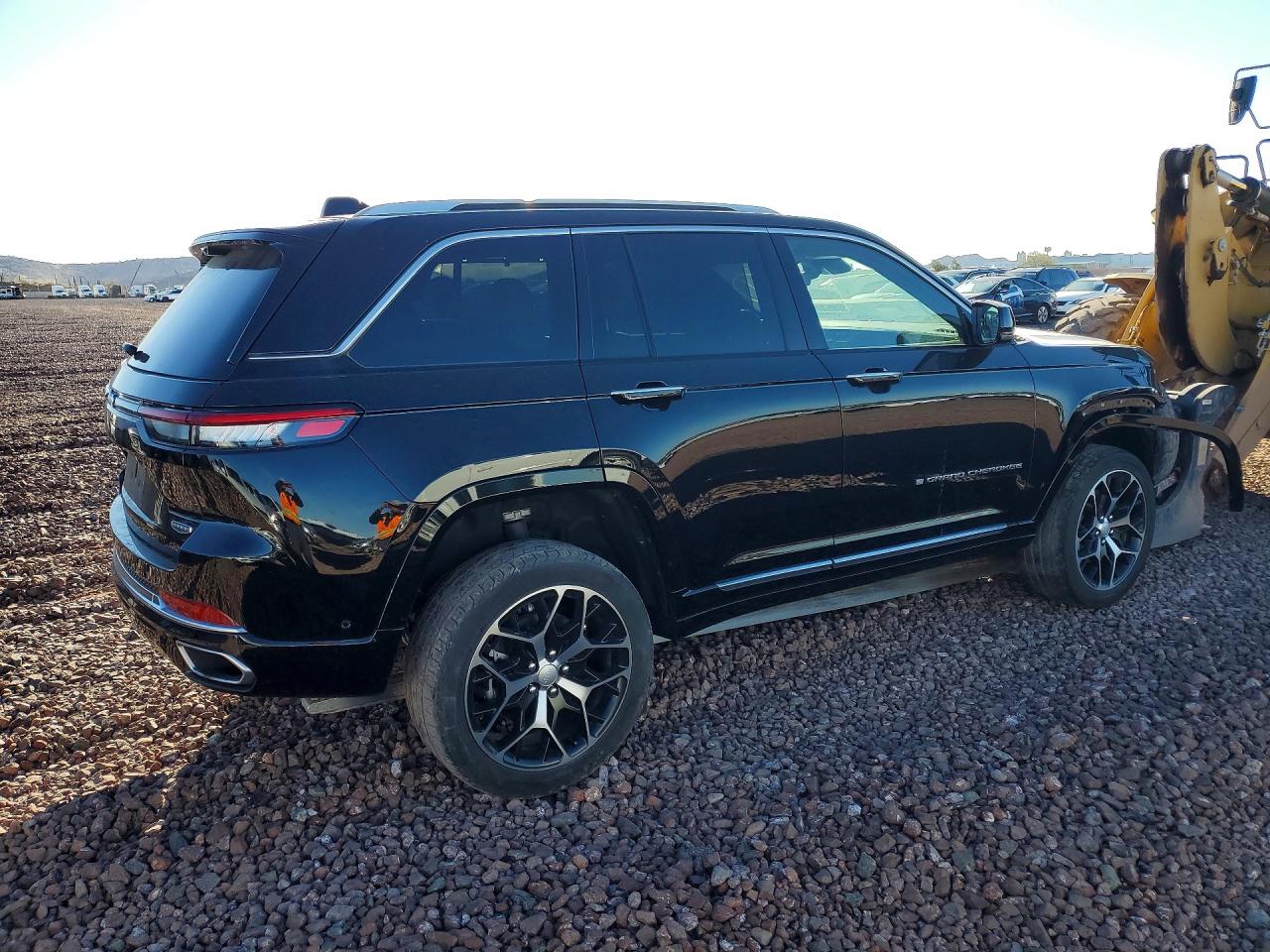 2022 JEEP GRAND CHEROKEE SUMMIT 4XE photo 3