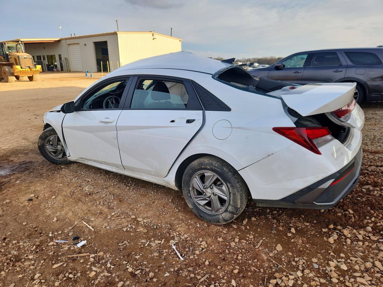 2025 HYUNDAI ELANTRA SE photo 3