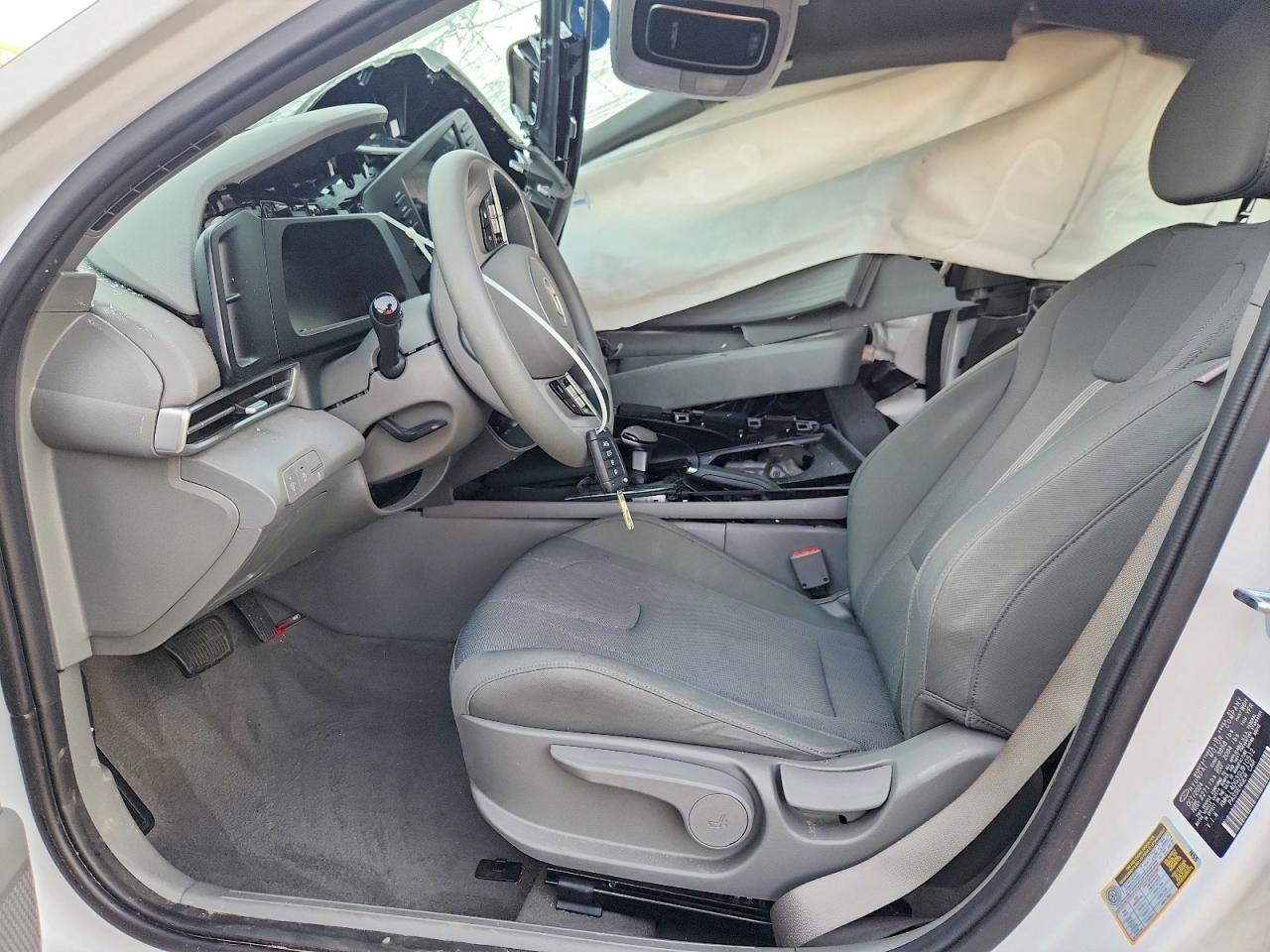 2025 HYUNDAI ELANTRA SE photo 13