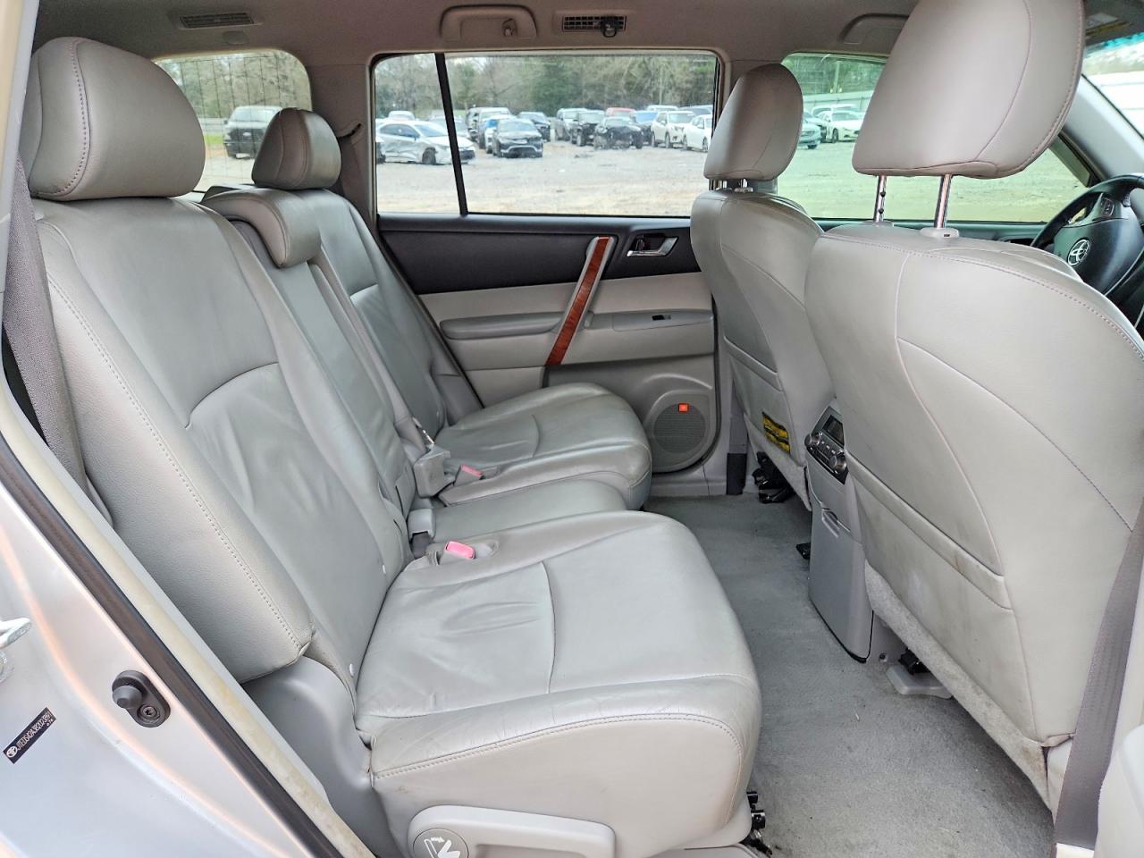 2008 TOYOTA HIGHLANDER LIMITED photo 11