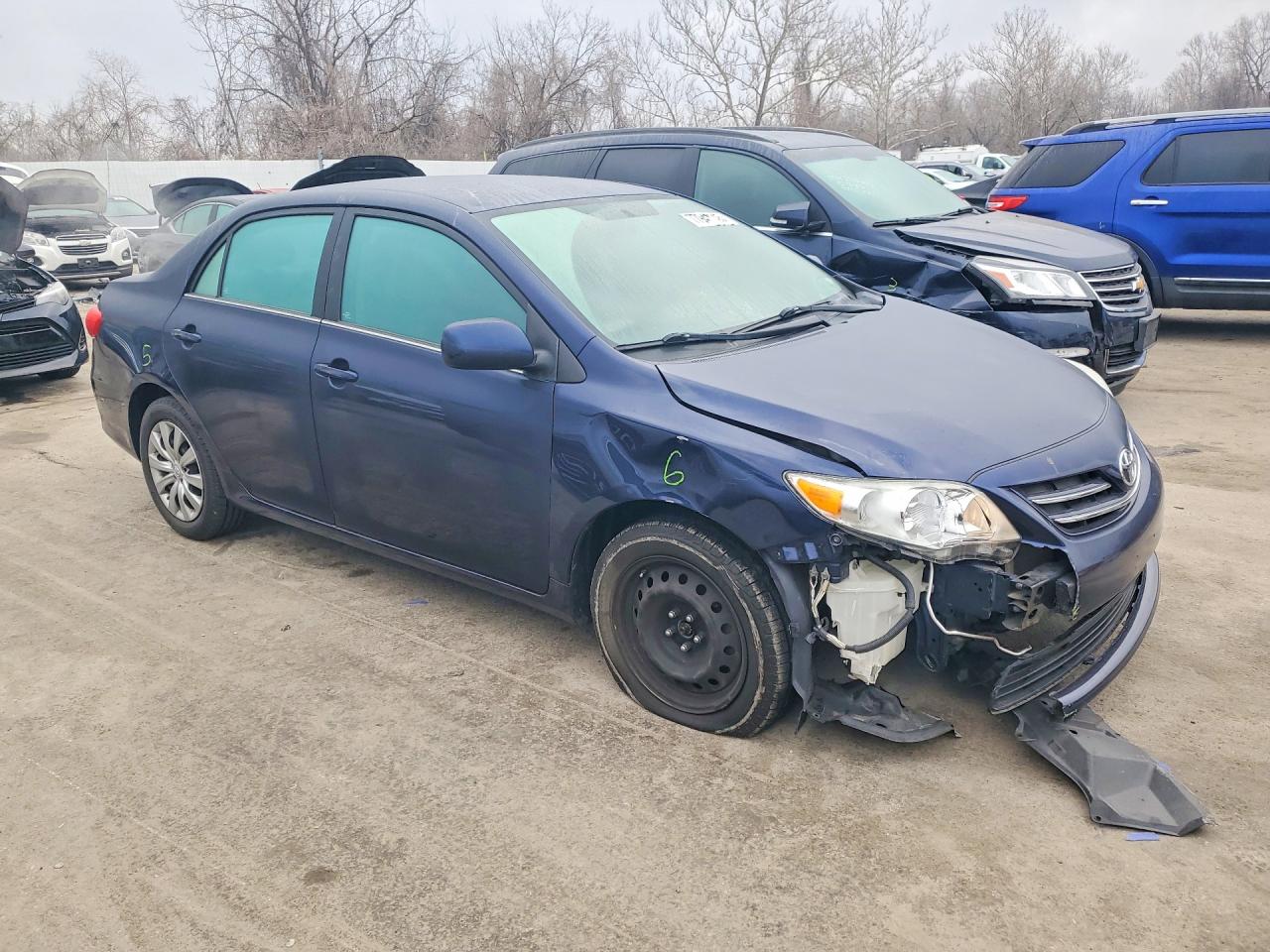 2013 TOYOTA COROLLA BASE photo 4