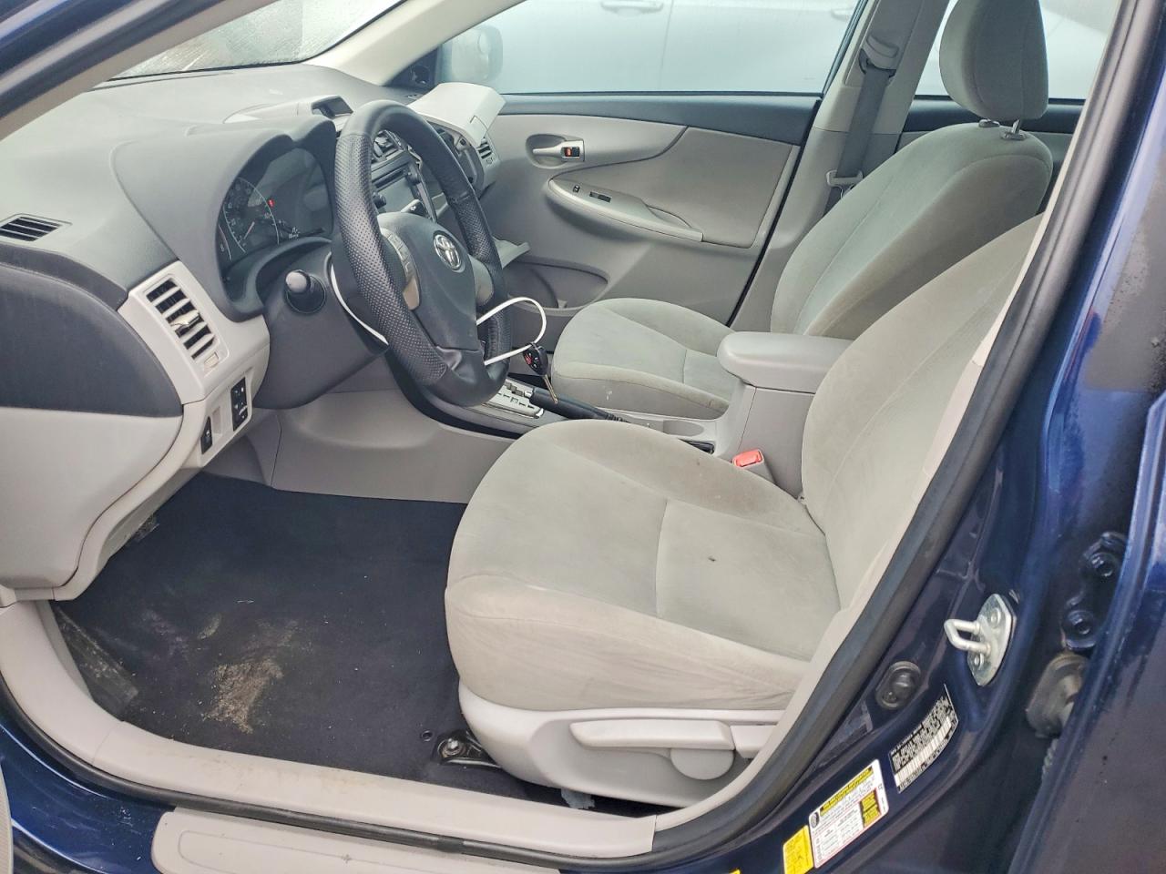 2013 TOYOTA COROLLA BASE photo 7