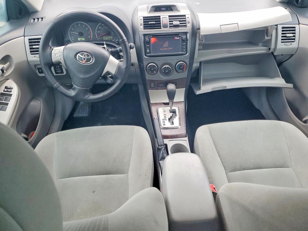 2013 TOYOTA COROLLA BASE photo 8