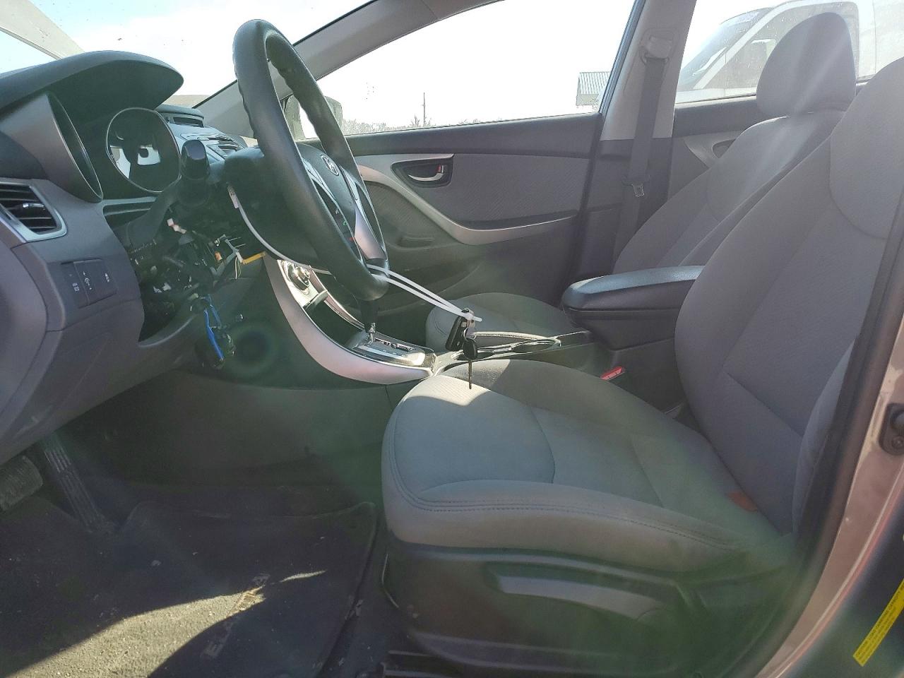 2013 HYUNDAI ELANTRA photo 7