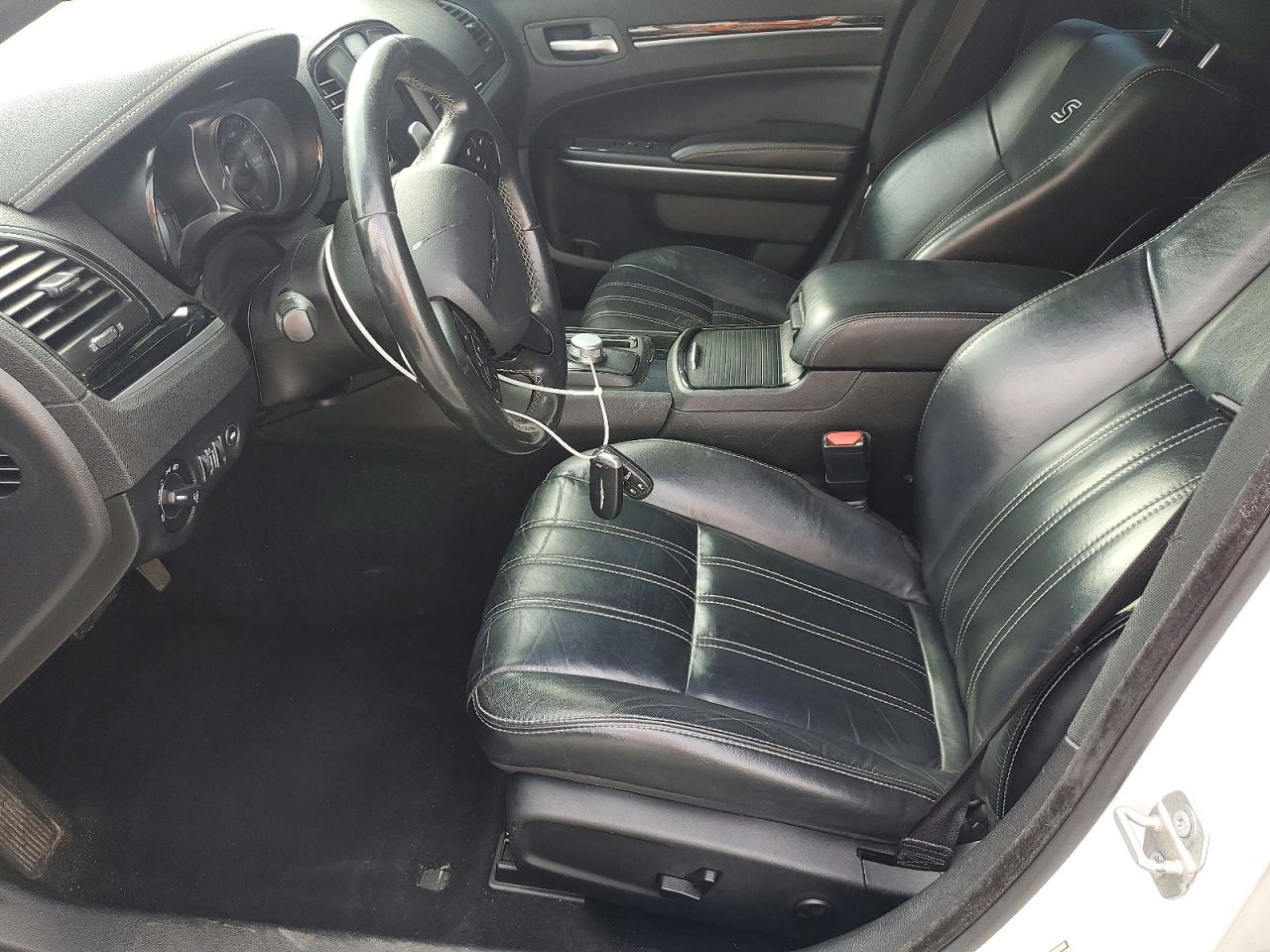 2019 CHRYSLER 300 S photo 7