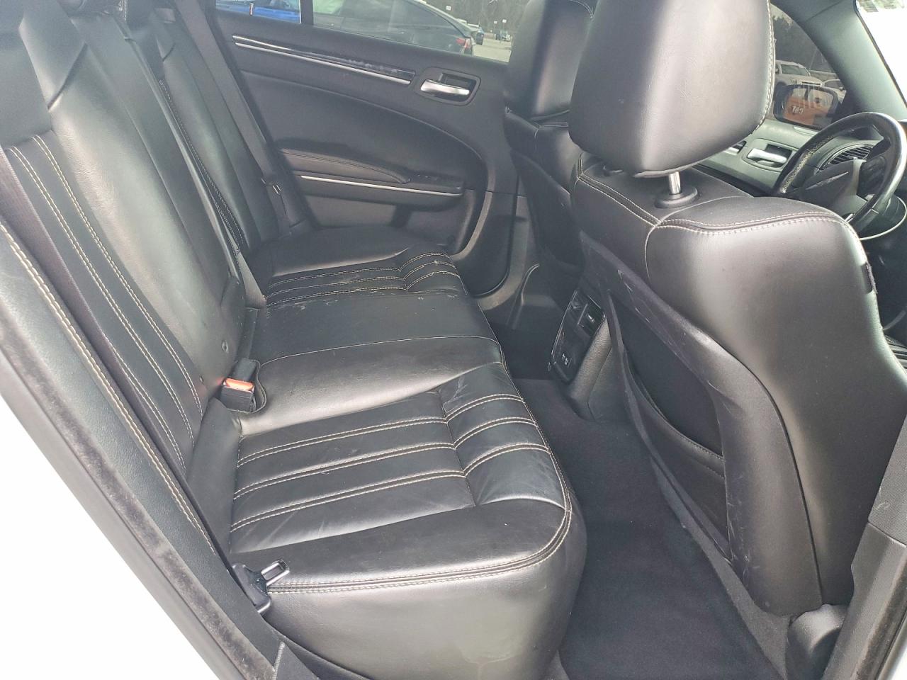 2019 CHRYSLER 300 S photo 10