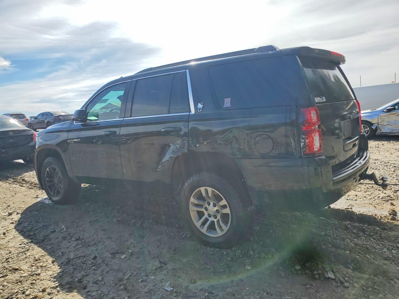 2017 CHEVROLET TAHOE C1500 LT photo 3