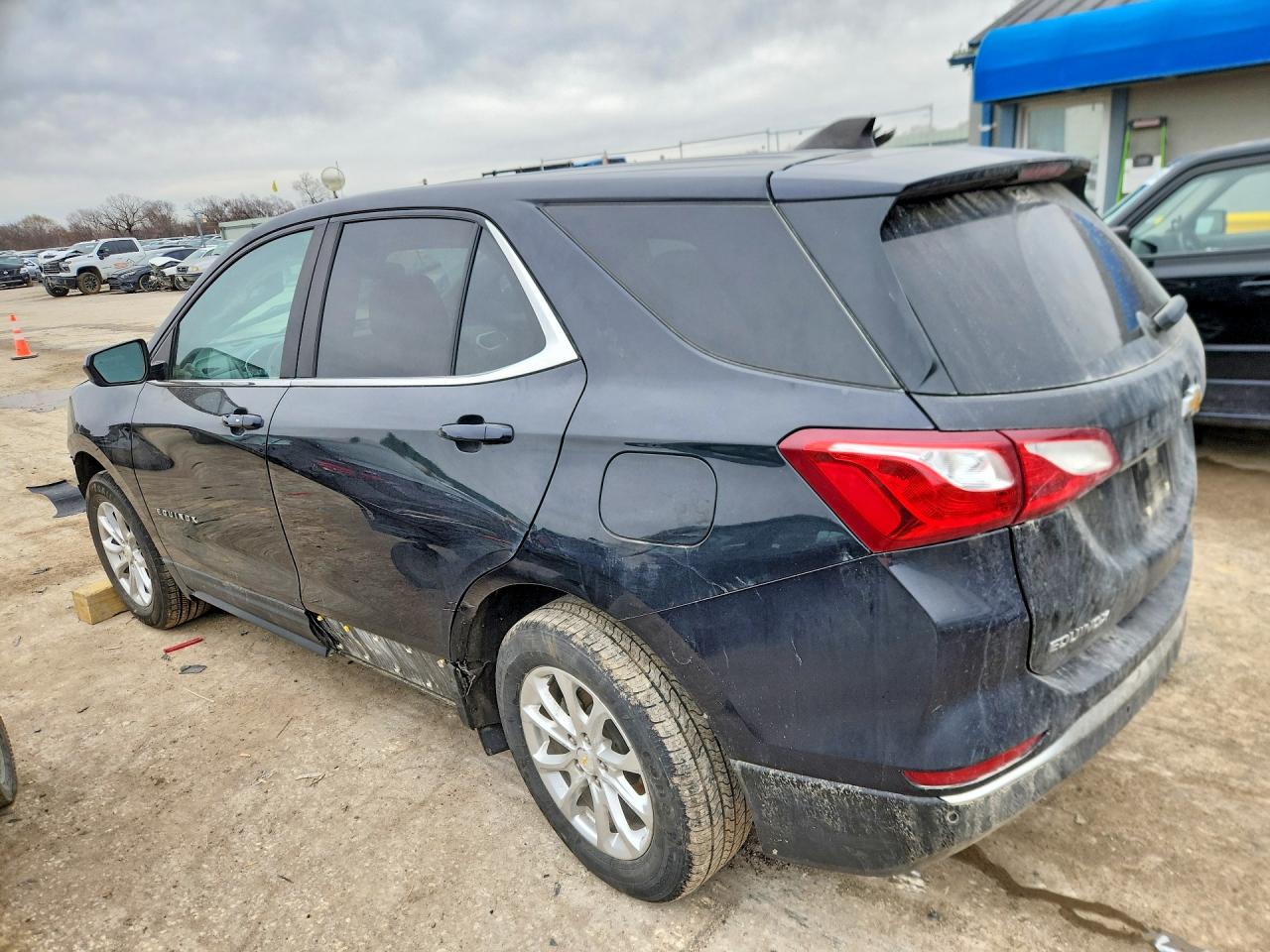 2021 CHEVROLET EQUINOX LT photo 3