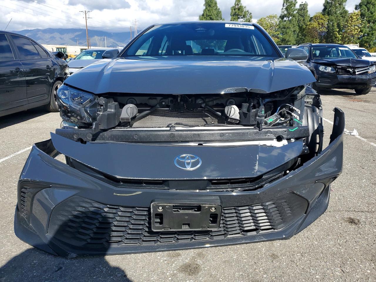 2025 TOYOTA CAMRY XSE photo 9