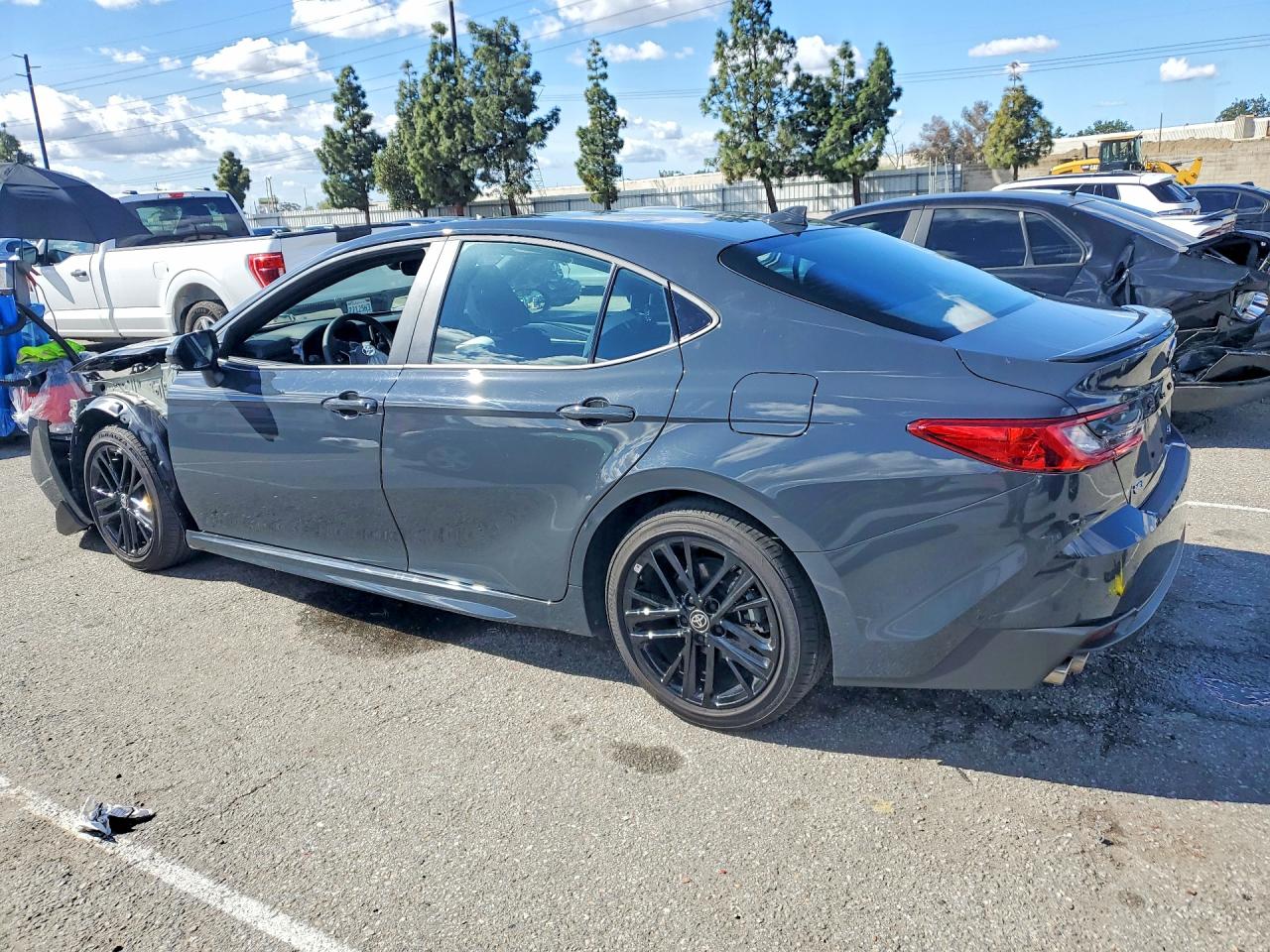2025 TOYOTA CAMRY XSE photo 3