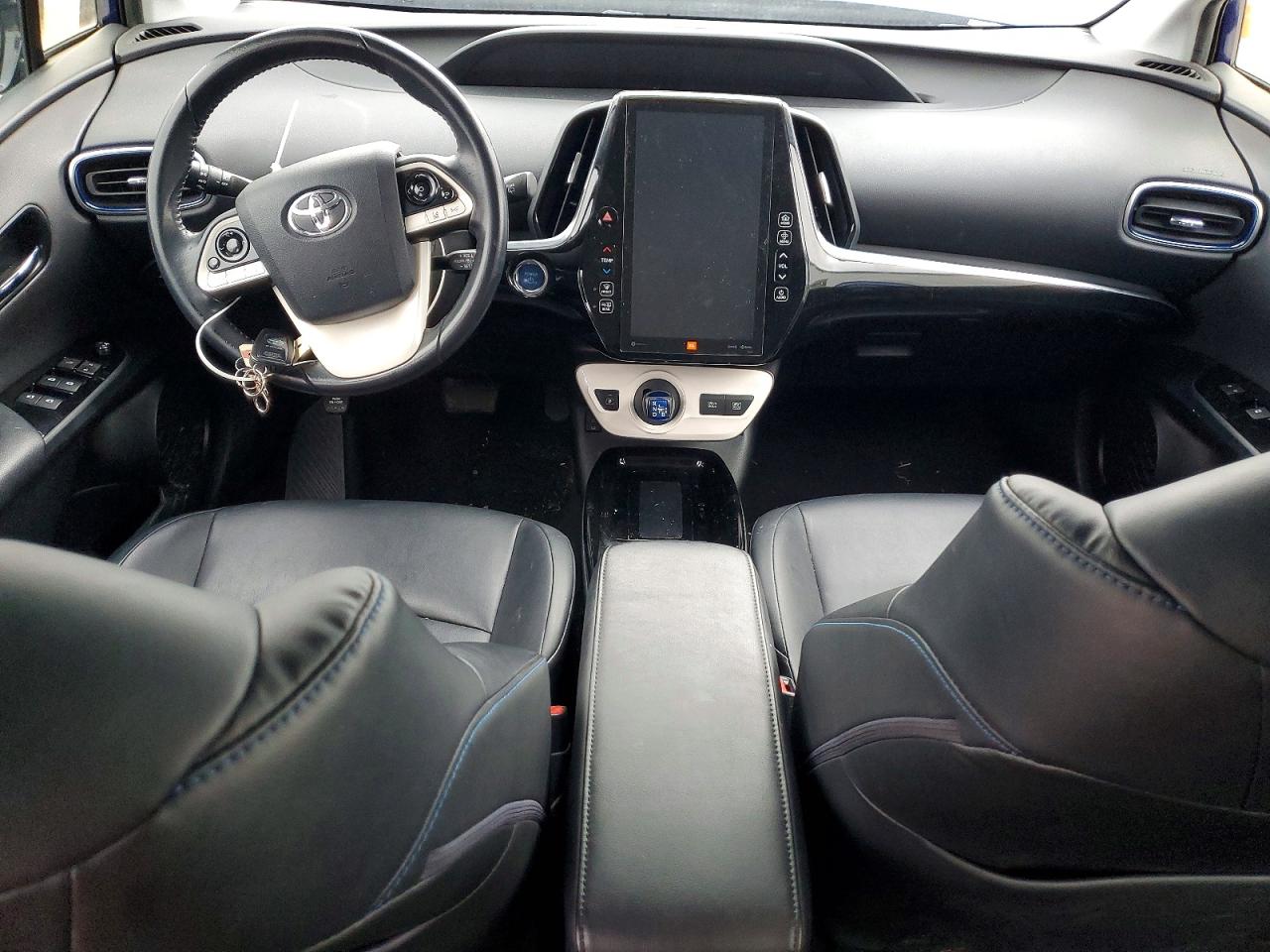 2018 TOYOTA PRIUS photo 8