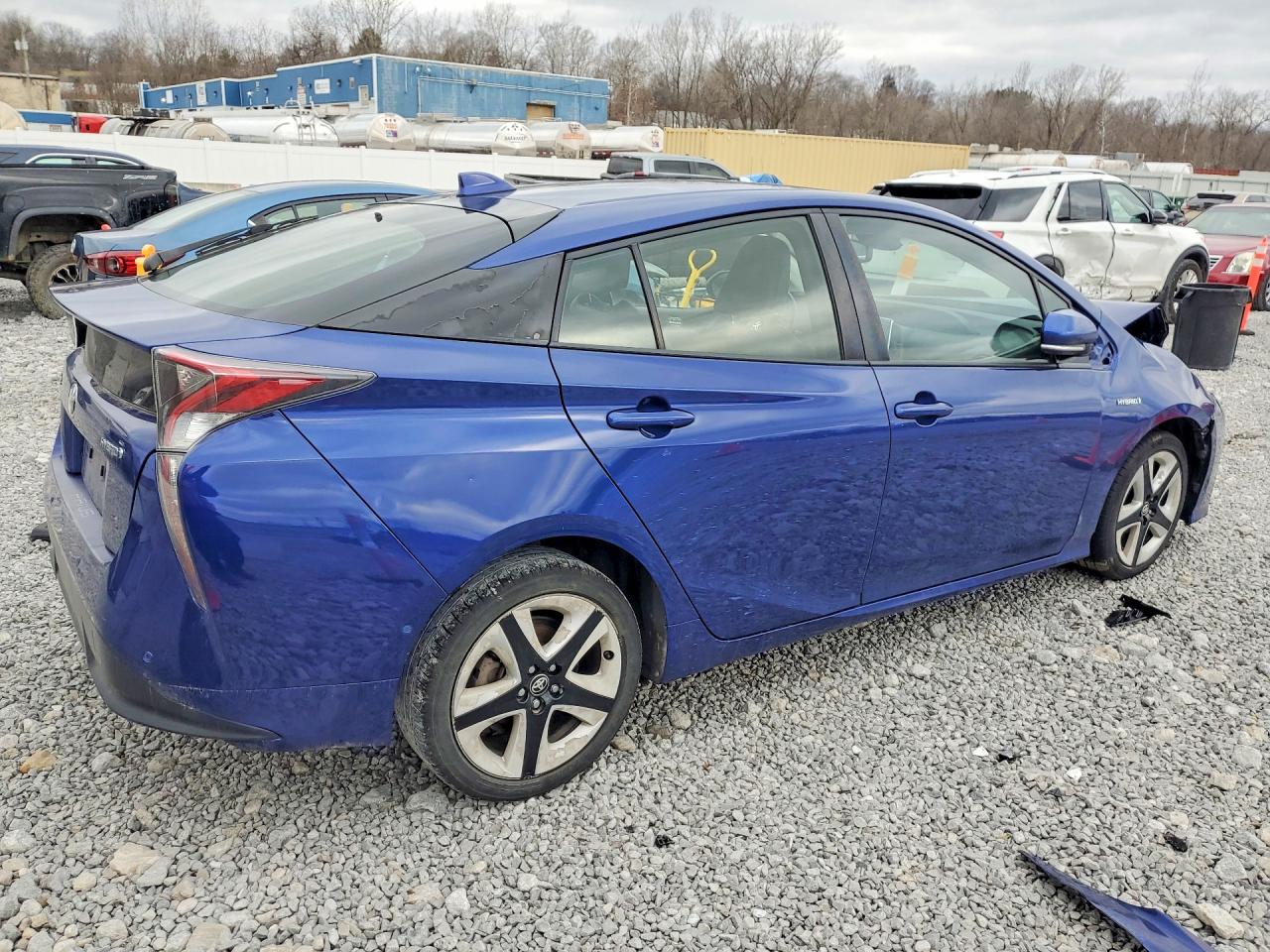 2018 TOYOTA PRIUS photo 3