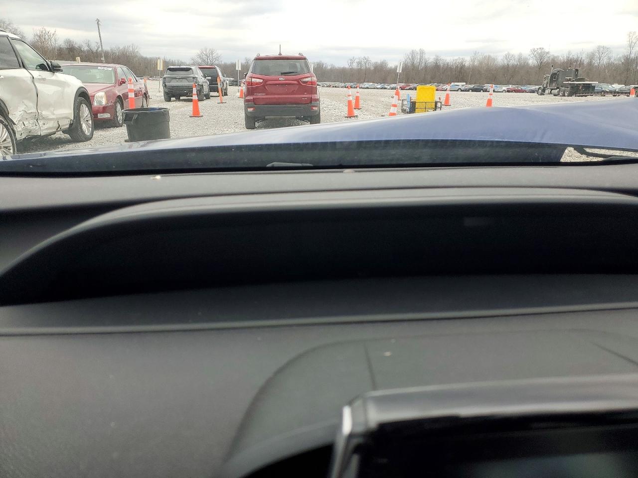 2018 TOYOTA PRIUS photo 9
